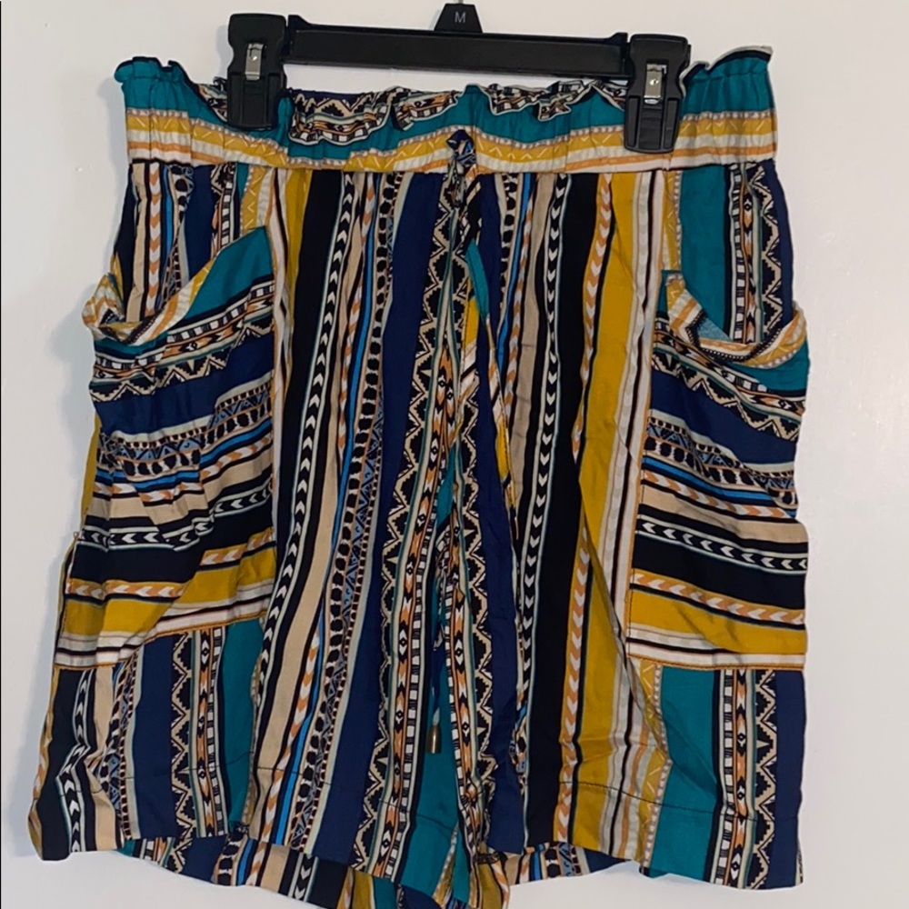 NWT High waisted pattern shorts